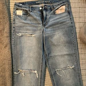 American eagle distressed 90’s straight jeans